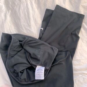 Nike cropped leggings 1X fits like XL